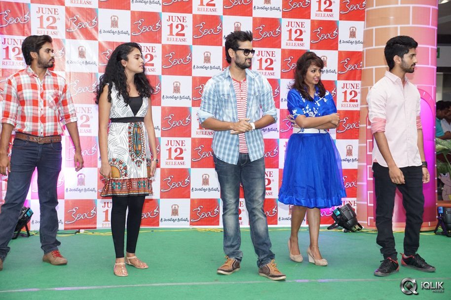 Kerintha-Movie-Team-at-Manjeera-Mall-Kukatpally